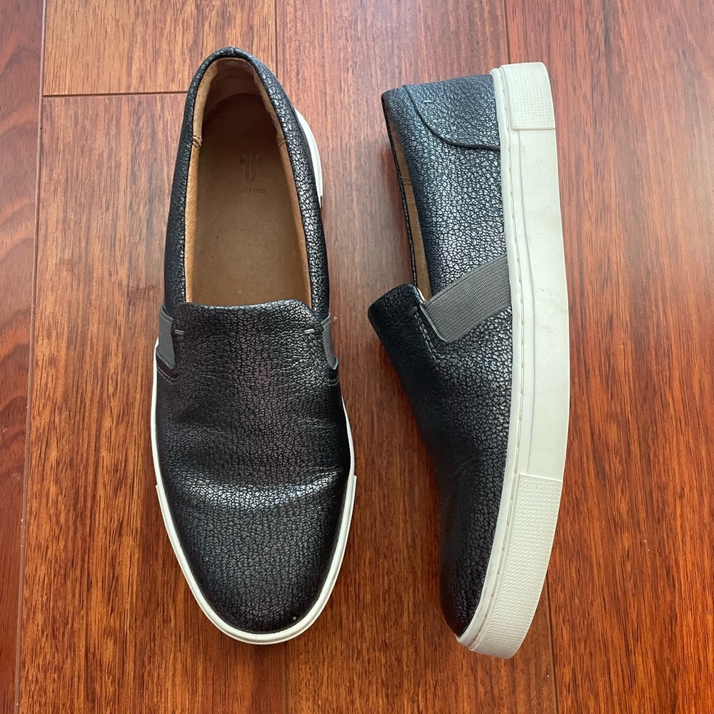 Frye Ivy Slip On Sneakers in Pewter Metallic Silver Size 7